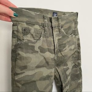Camo skinny jeans